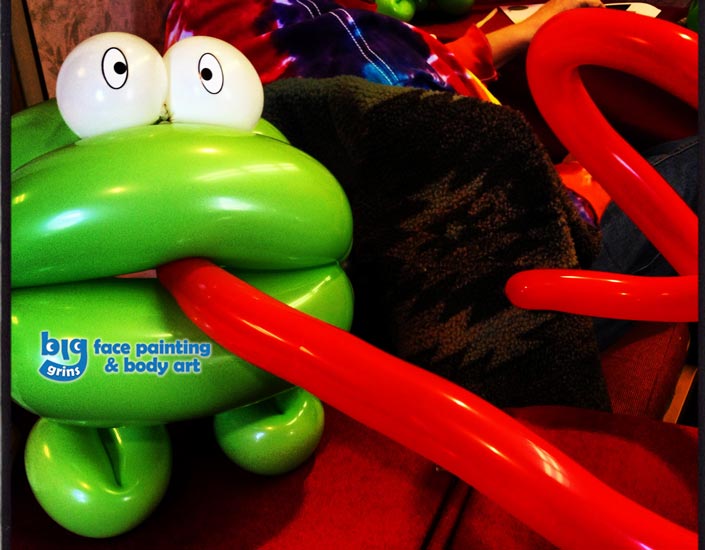 Big Grins Airbrush Balloon Twisting Frog